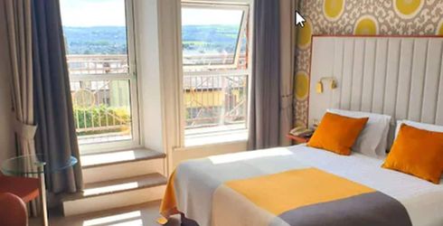 hotel room image