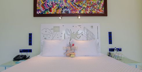 hotel room image