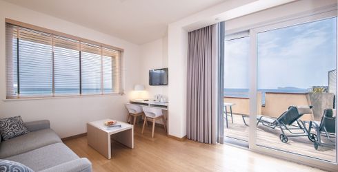 hotel room image