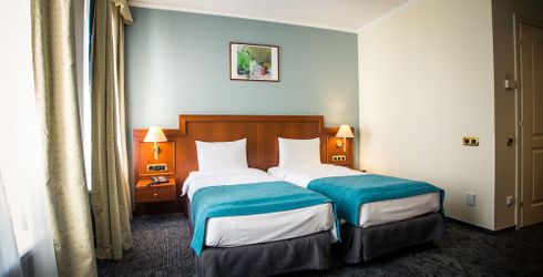 hotel room image