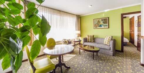 hotel room image