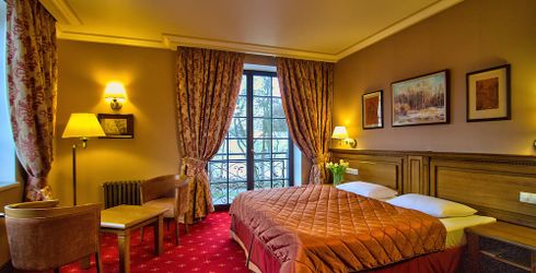hotel room image