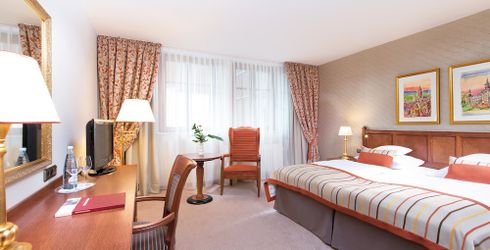 hotel room image
