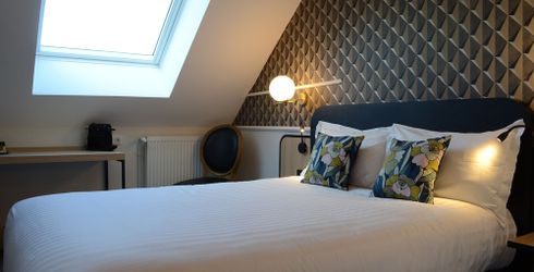 hotel room image