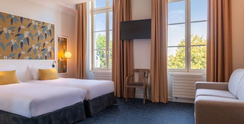 hotel room image