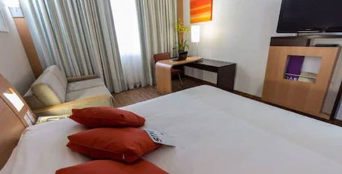 hotel room image