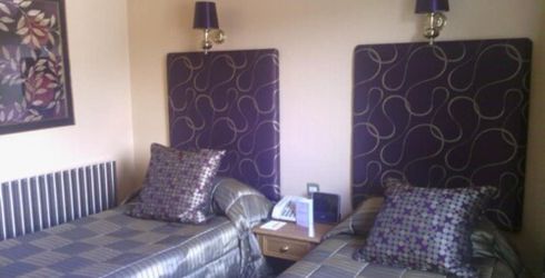 hotel room image
