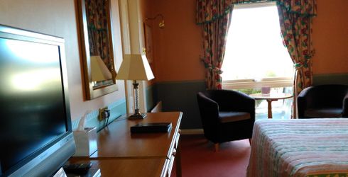 hotel room image