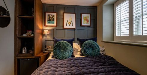 hotel room image
