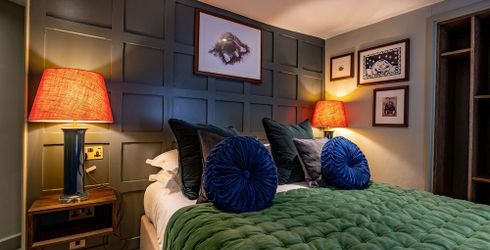 hotel room image