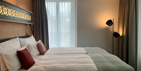 hotel room image