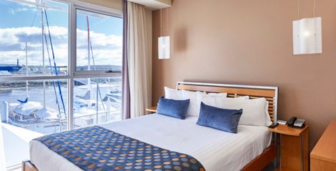 hotel room image