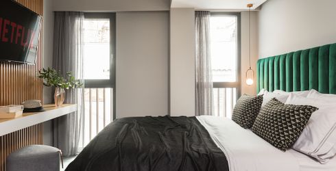 hotel room image