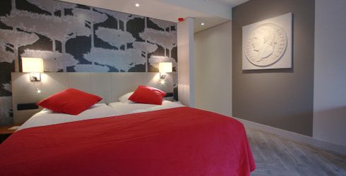 hotel room image