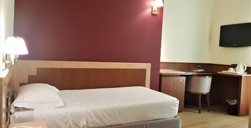 hotel room image