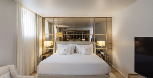 hotel room image