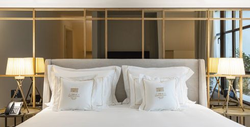 hotel room image