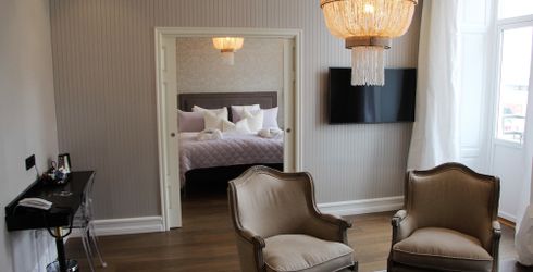 hotel room image