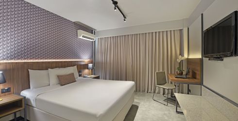 hotel room image