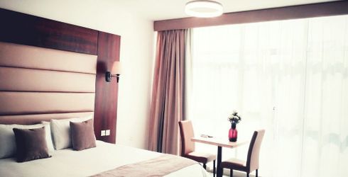 hotel room image