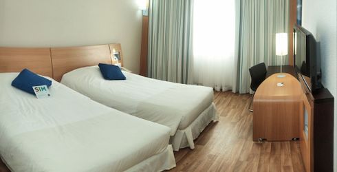 hotel room image