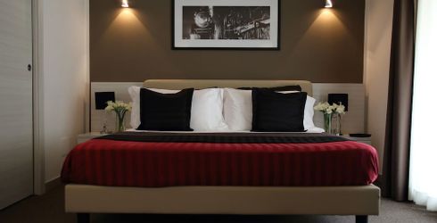hotel room image
