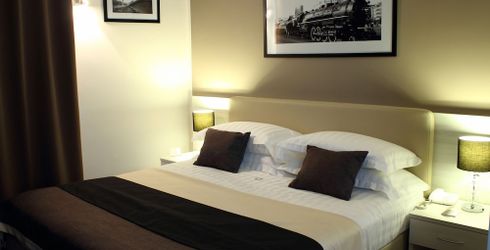 hotel room image