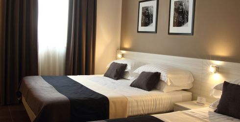 hotel room image