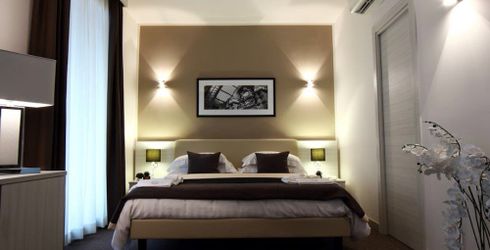 hotel room image