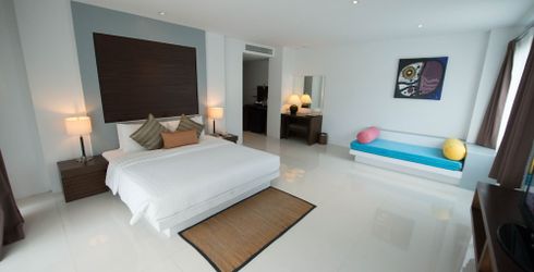 hotel room image