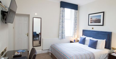 hotel room image