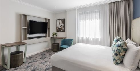 hotel room image