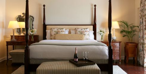 hotel room image