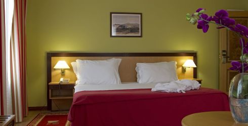 hotel room image