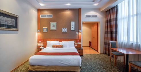 hotel room image