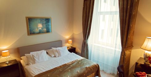hotel room image