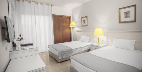 hotel room image