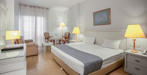 hotel room image