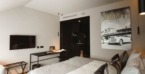 hotel room image