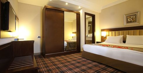 hotel room image