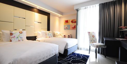 hotel room image