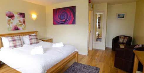 hotel room image