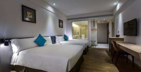 hotel room image