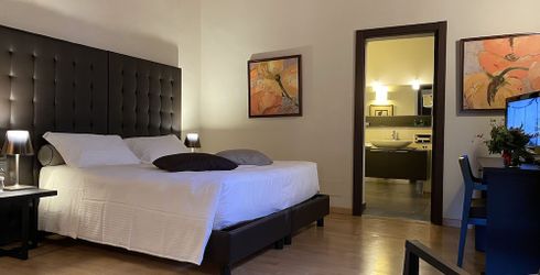 hotel room image