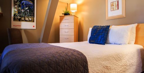 hotel room image