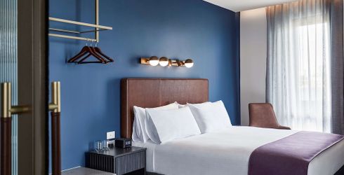 hotel room image