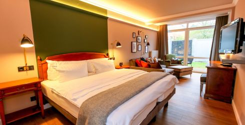 hotel room image
