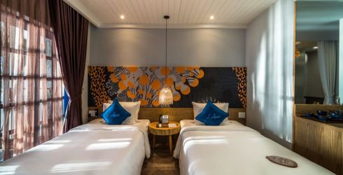 hotel room image