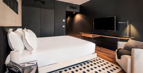 hotel room image