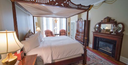 hotel room image